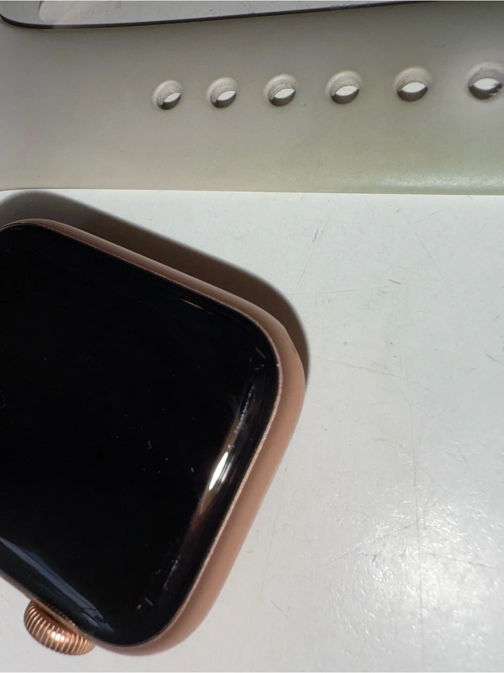Apple Watch SE 40mm Rose Gold with Accessories